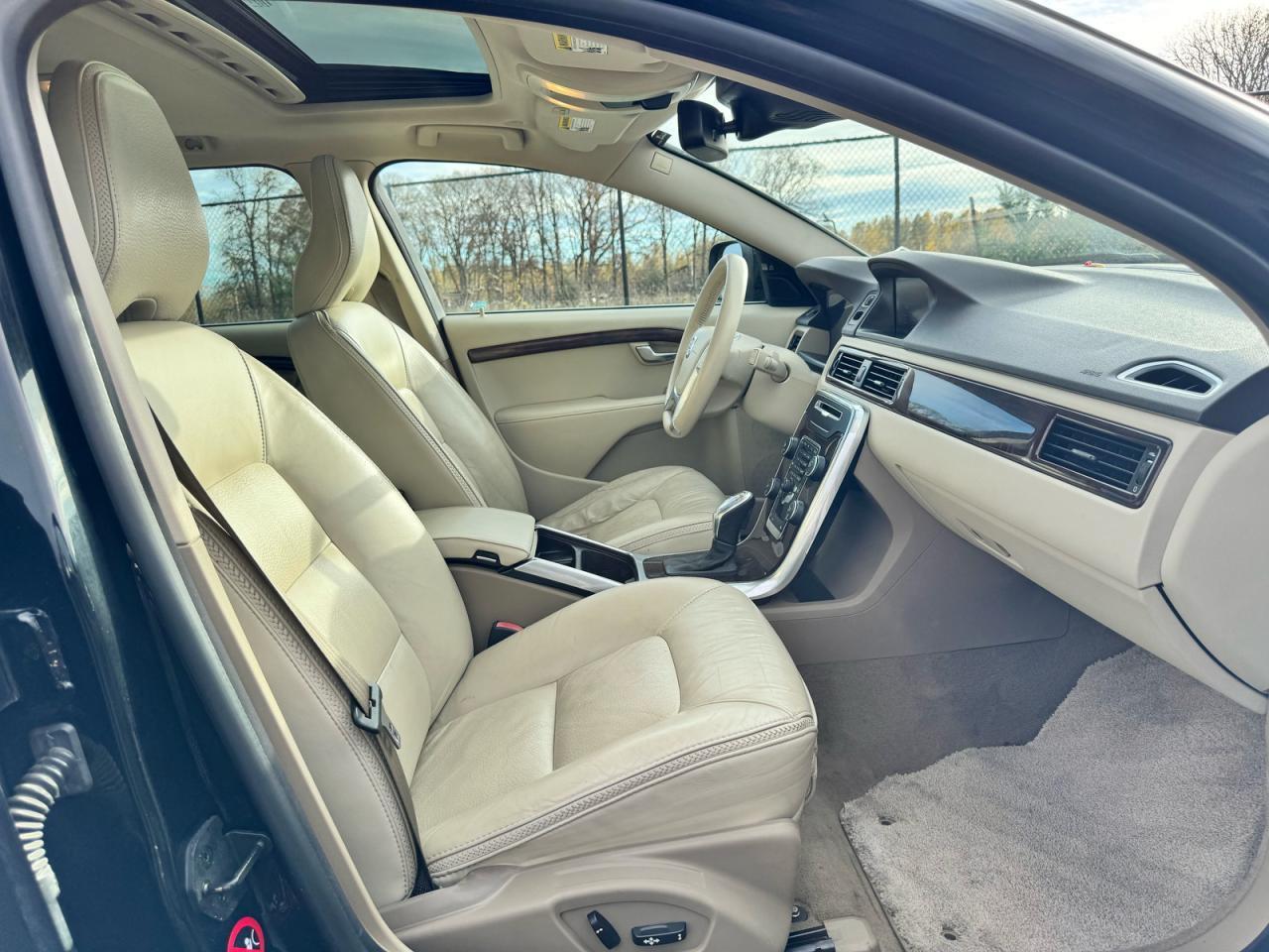 2013 VOLVO XC70