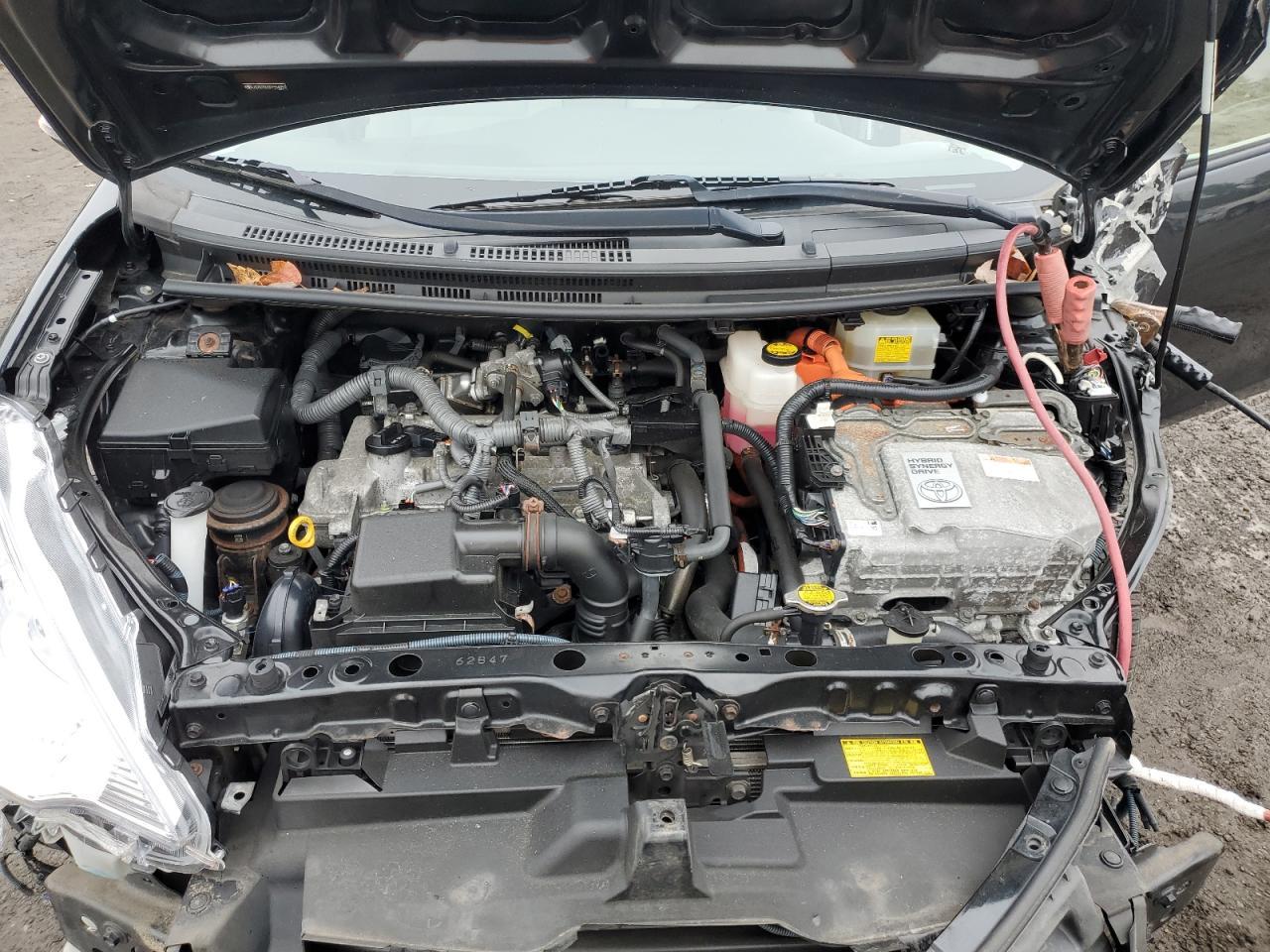 2013 TOYOTA Prius c