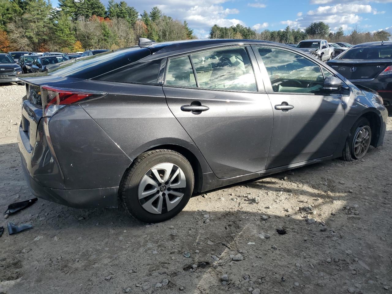 2016 TOYOTA PRIUS
