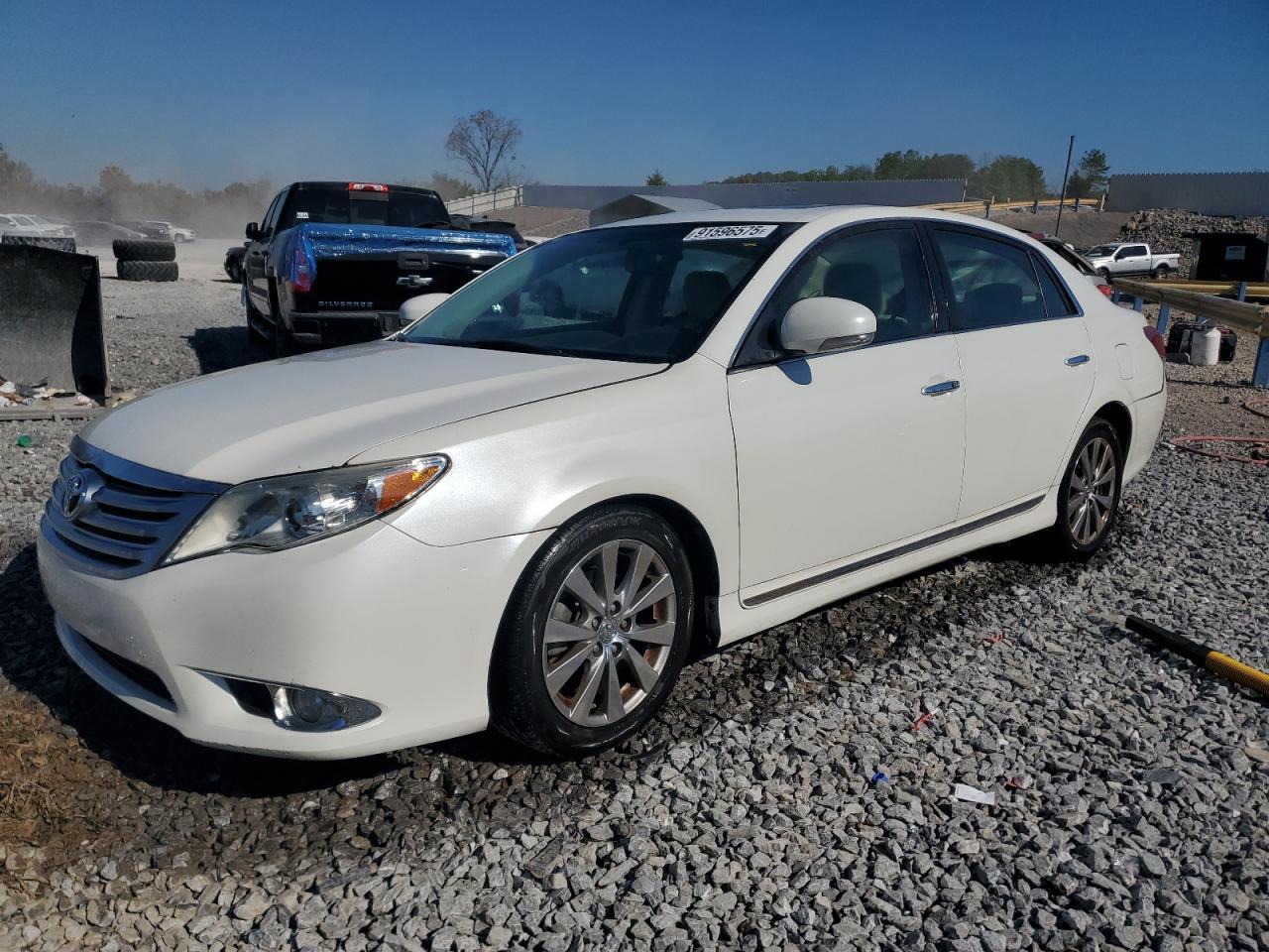 2011 TOYOTA Avalon