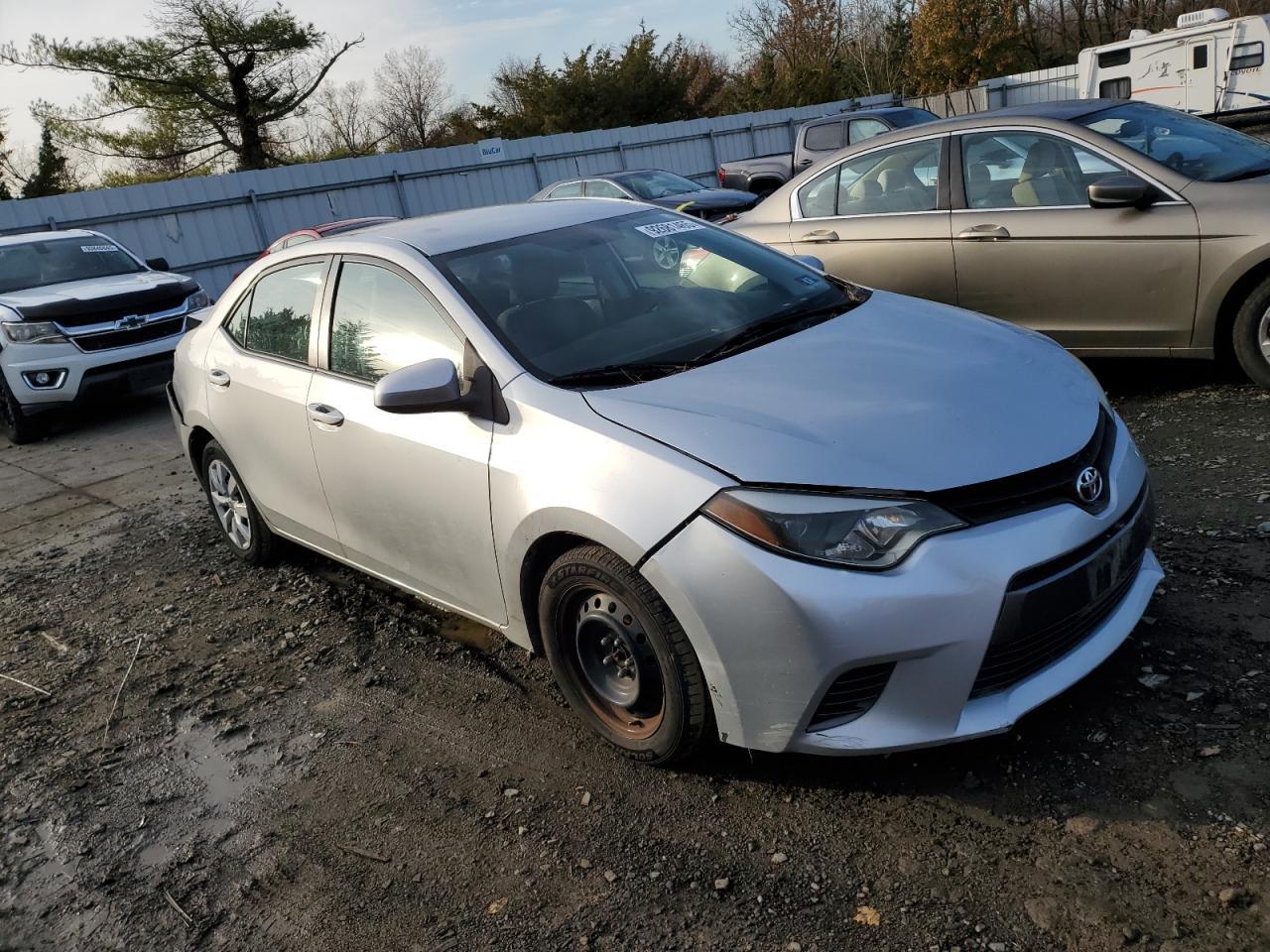 2015 TOYOTA COROLLA