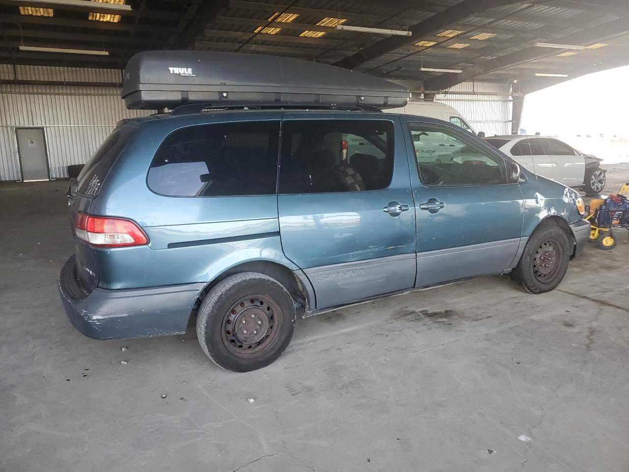2003 TOYOTA SIENNA