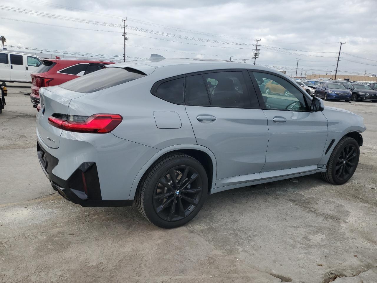 2025 BMW X4