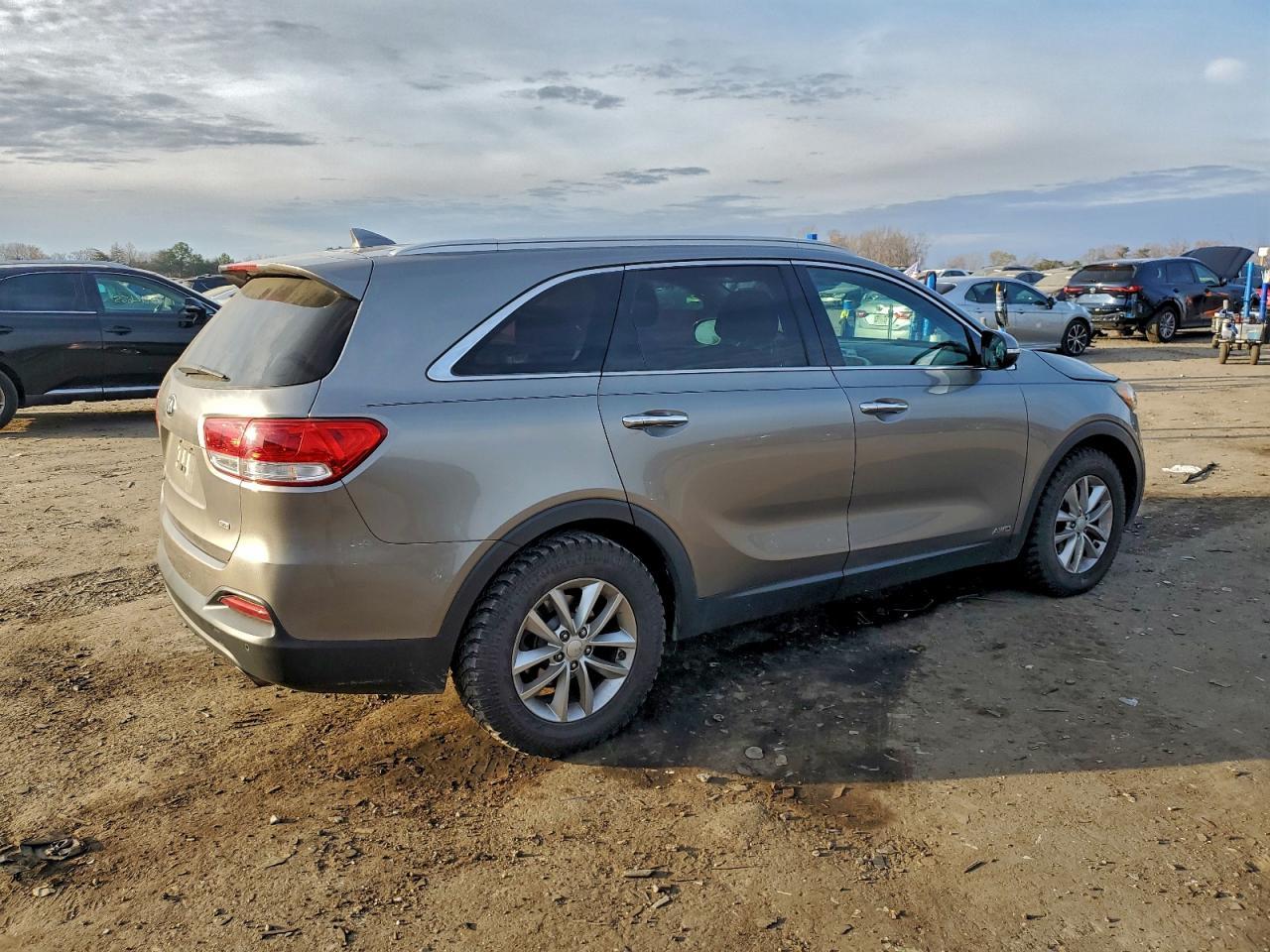 2016 KIA SORENTO