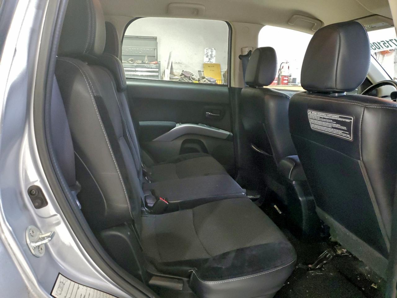 2013 MITSUBISHI outlander