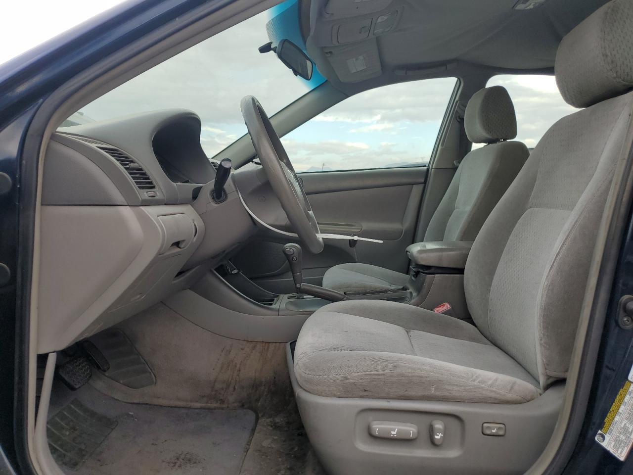 2004 TOYOTA CAMRY