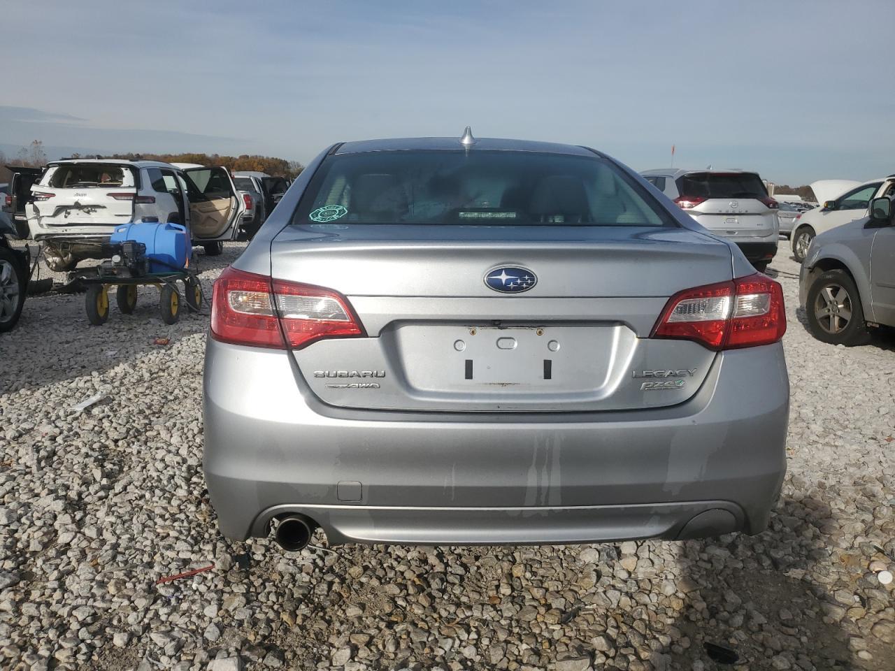 2017 SUBARU Legacy