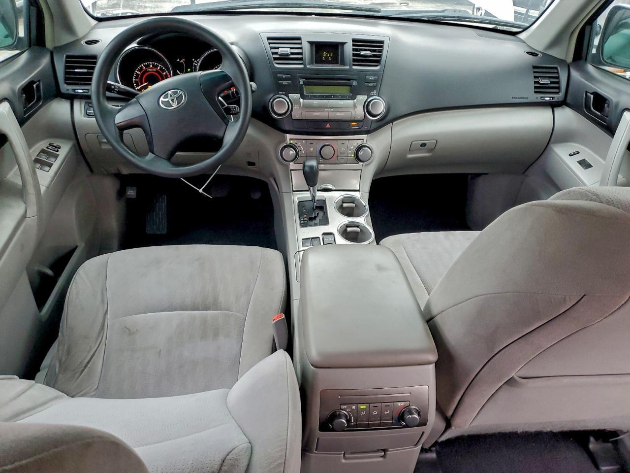 2011 TOYOTA HIGHLANDER