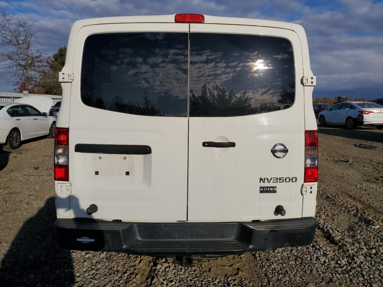 2014 NISSAN NV3500