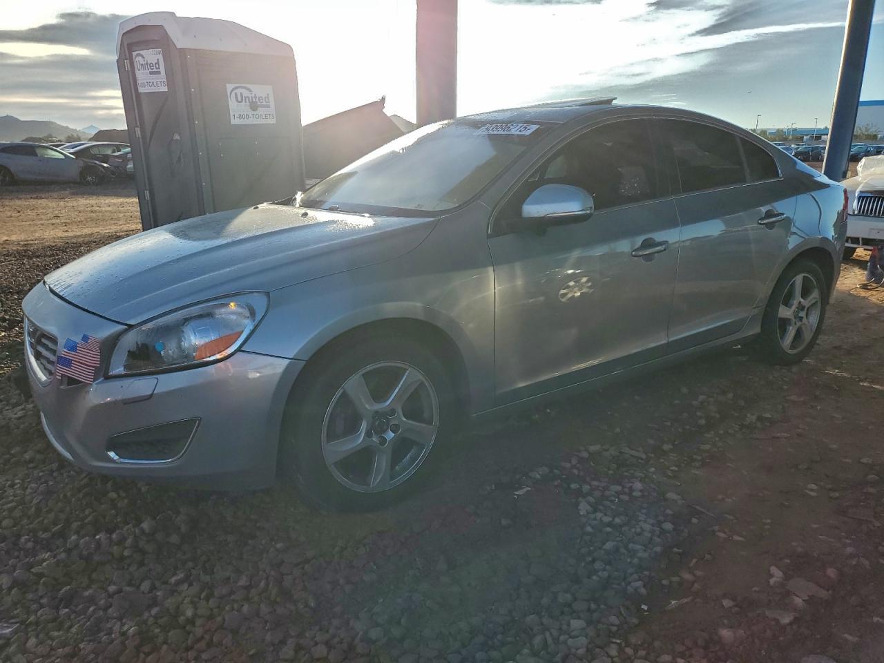 2013 VOLVO S60