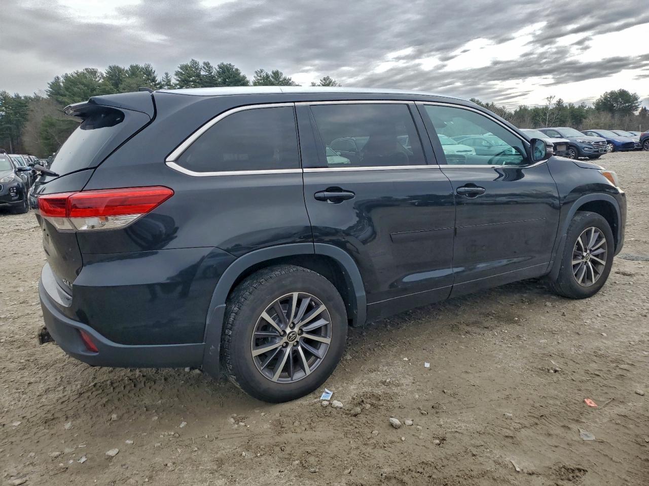 2018 TOYOTA HIGHLANDER