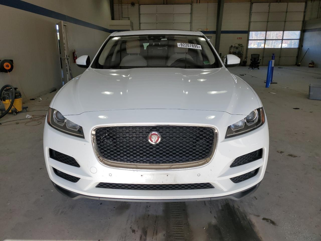 2019 JAGUAR F-Pace