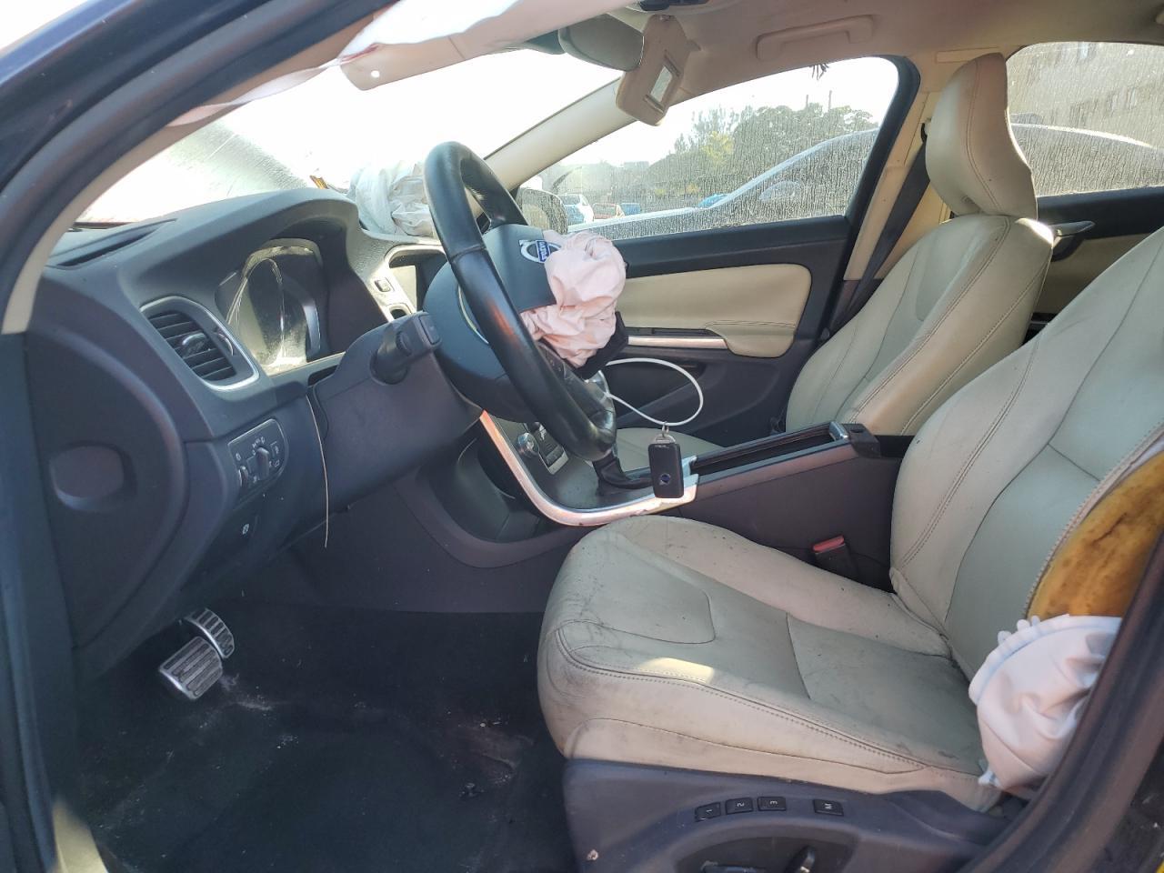 2016 VOLVO S60
