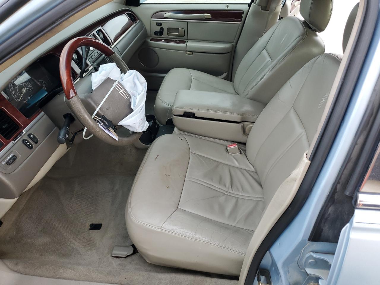 2005 LINCOLN Town Car