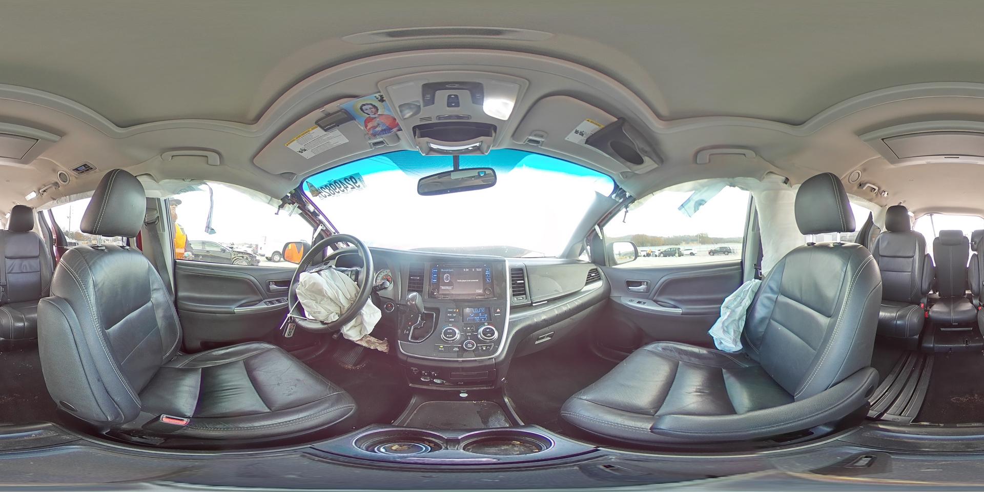 2017 TOYOTA SIENNA