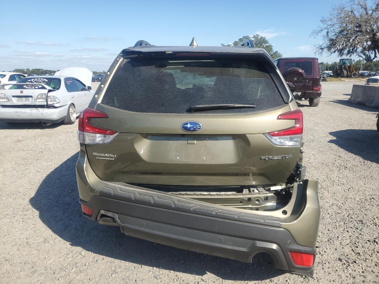 2022 SUBARU FORESTER