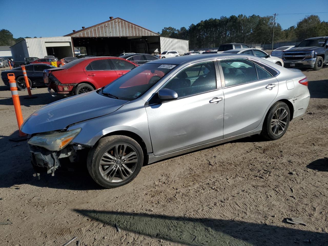 2016 TOYOTA CAMRY