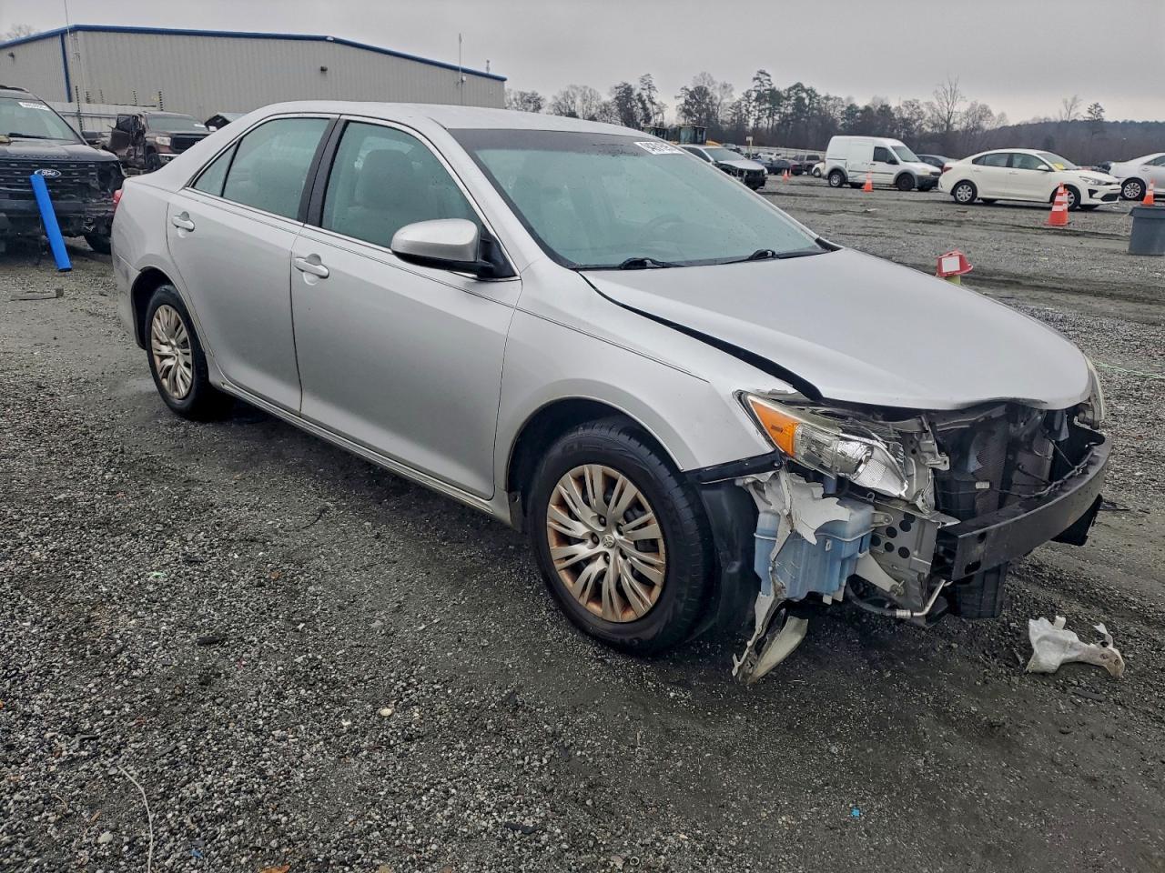 2014 TOYOTA CAMRY