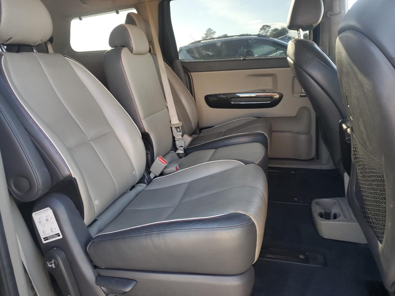 2016 KIA SEDONA
