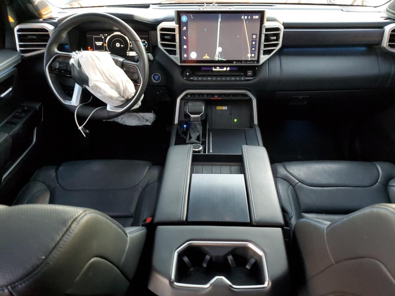 2024 TOYOTA Sequoia