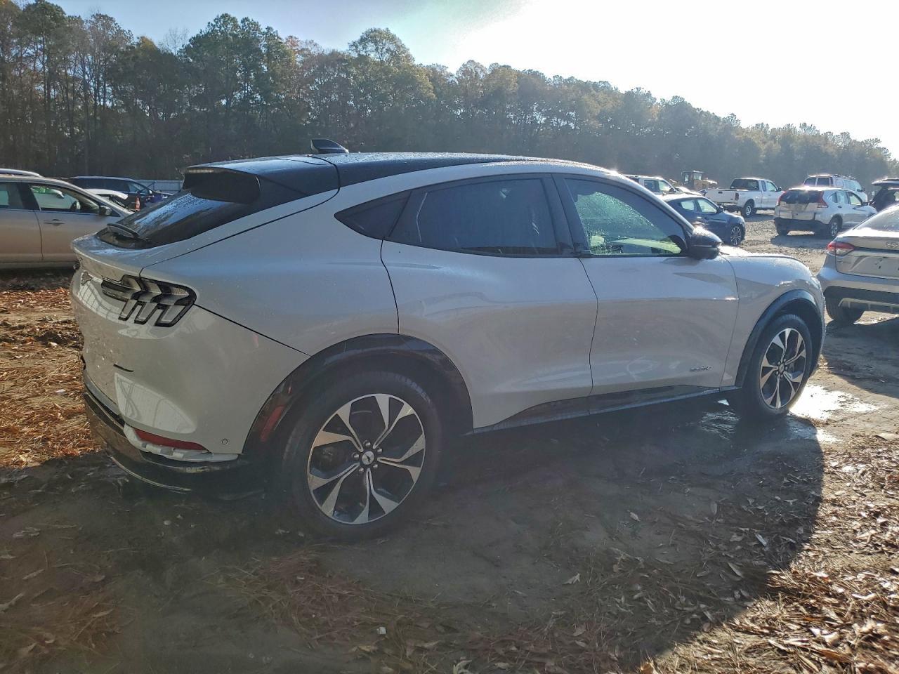 2023 FORD Mustang Mach-E