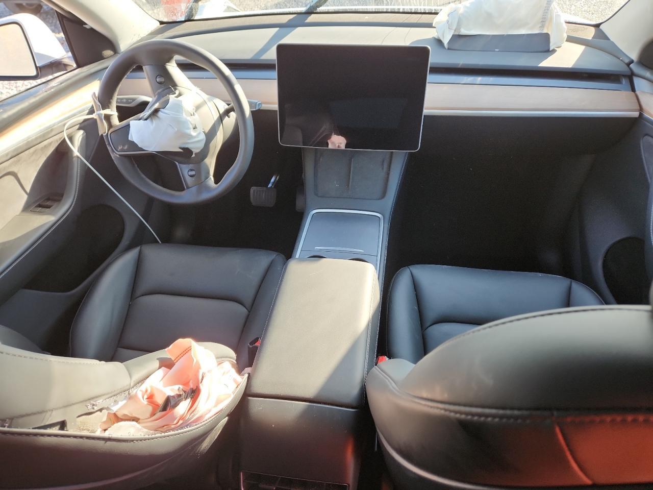 2025 TESLA MODEL Y