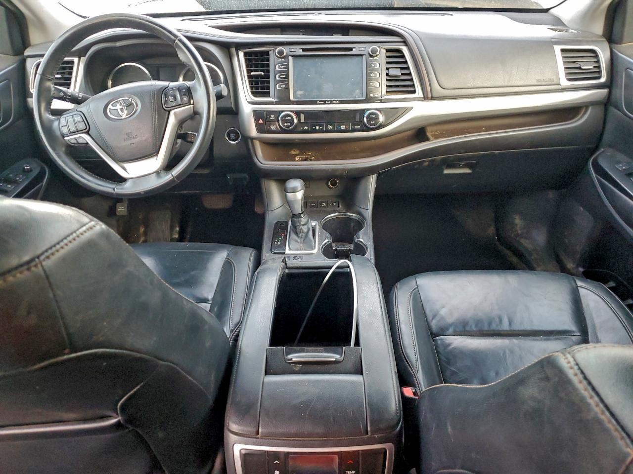 2016 TOYOTA HIGHLANDER