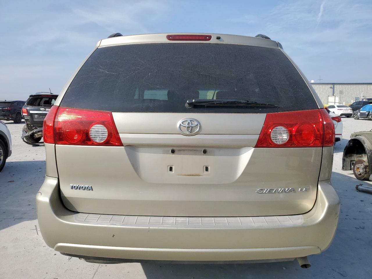 2006 TOYOTA SIENNA