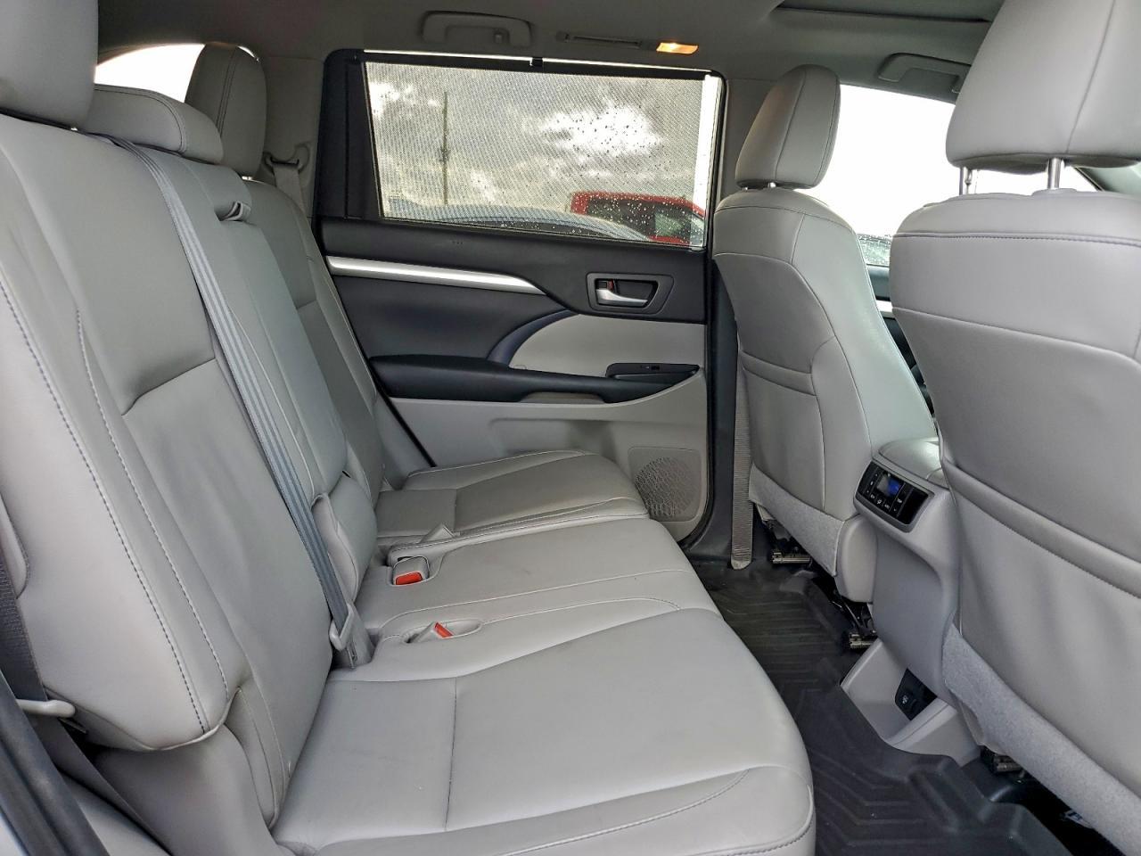 2015 TOYOTA HIGHLANDER
