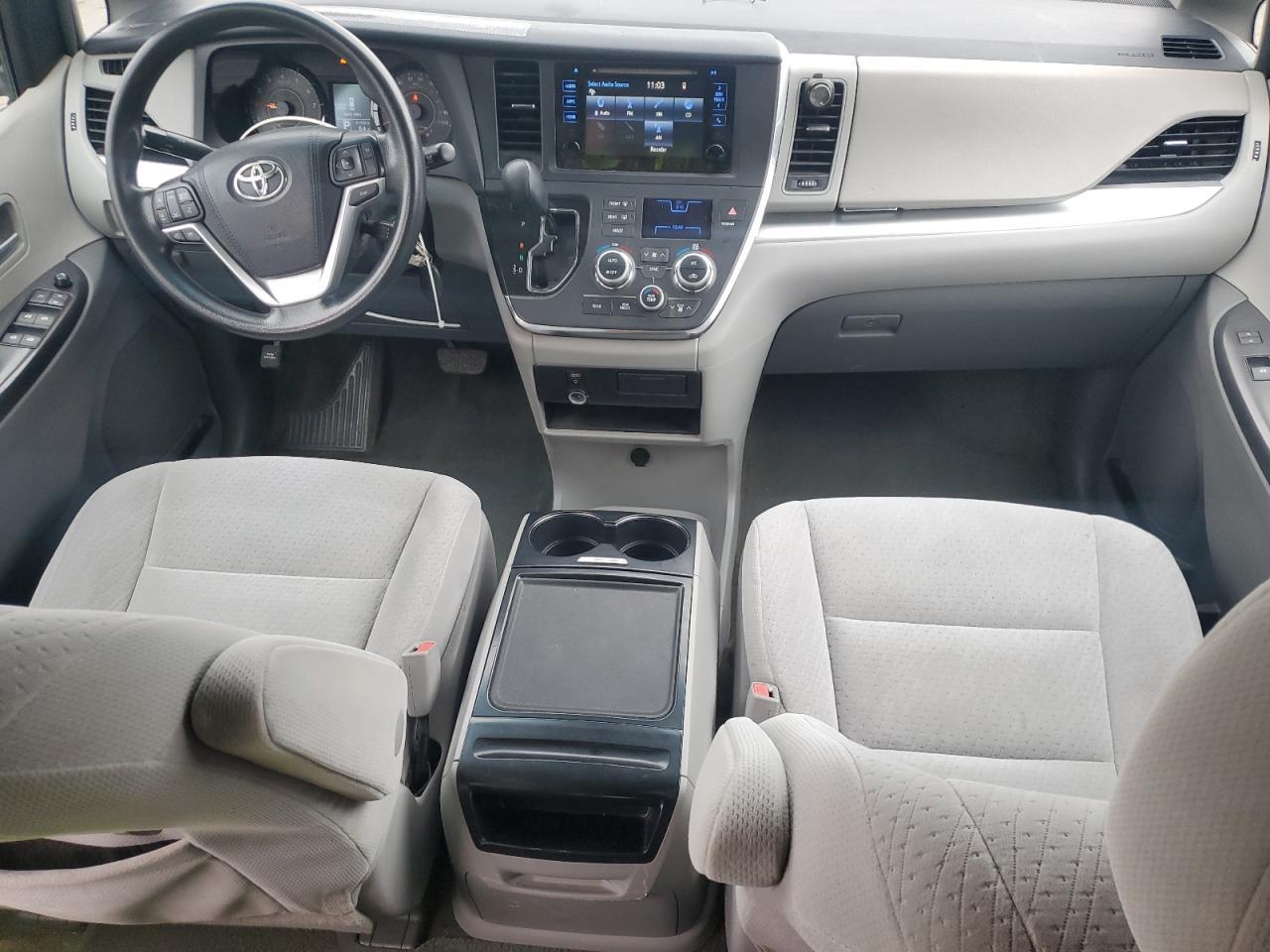 2015 TOYOTA SIENNA