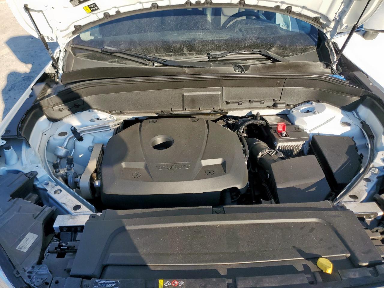 2022 VOLVO XC90