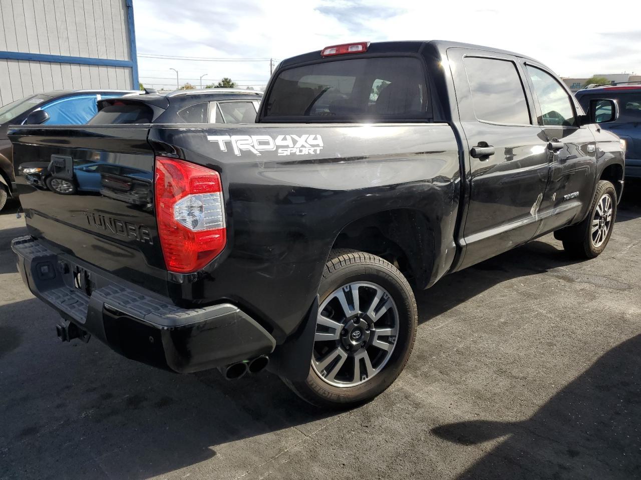 2018 TOYOTA TUNDRA