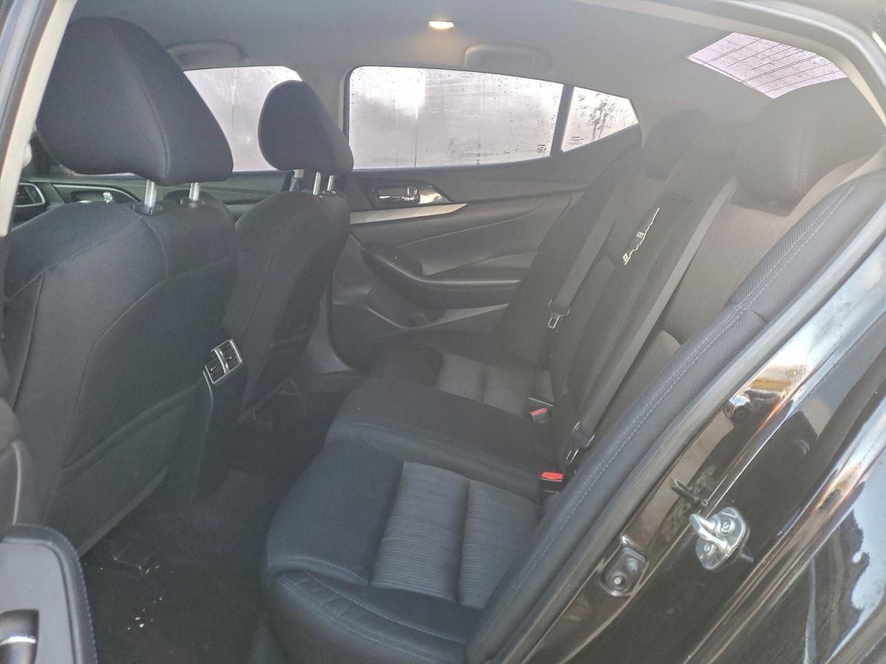 2017 NISSAN Maxima