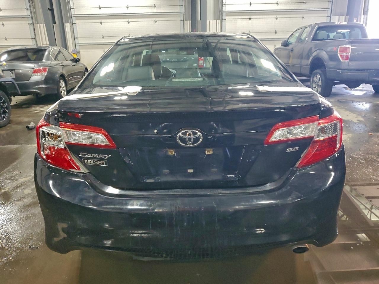 2014 TOYOTA CAMRY