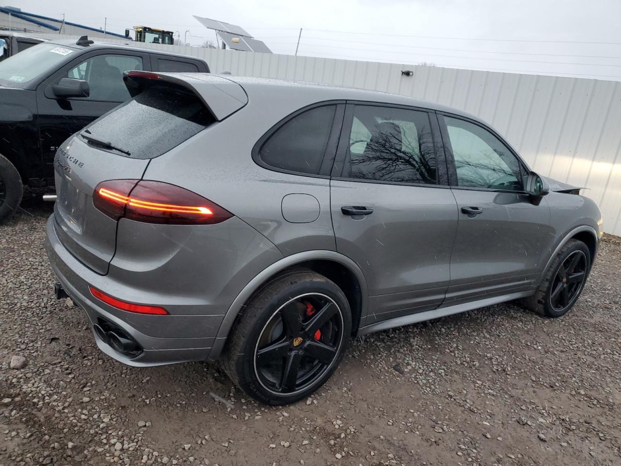 2018 PORSCHE CAYENNE