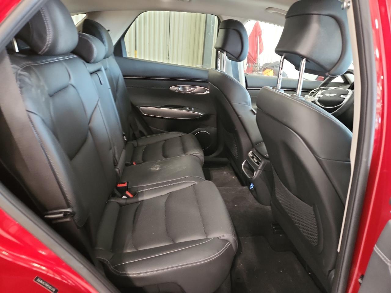 2025 GENESIS GV70