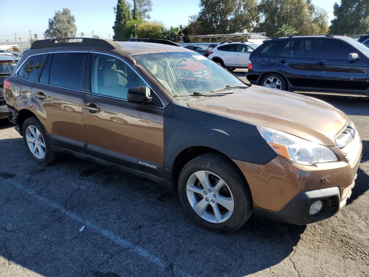 2013 SUBARU Outback