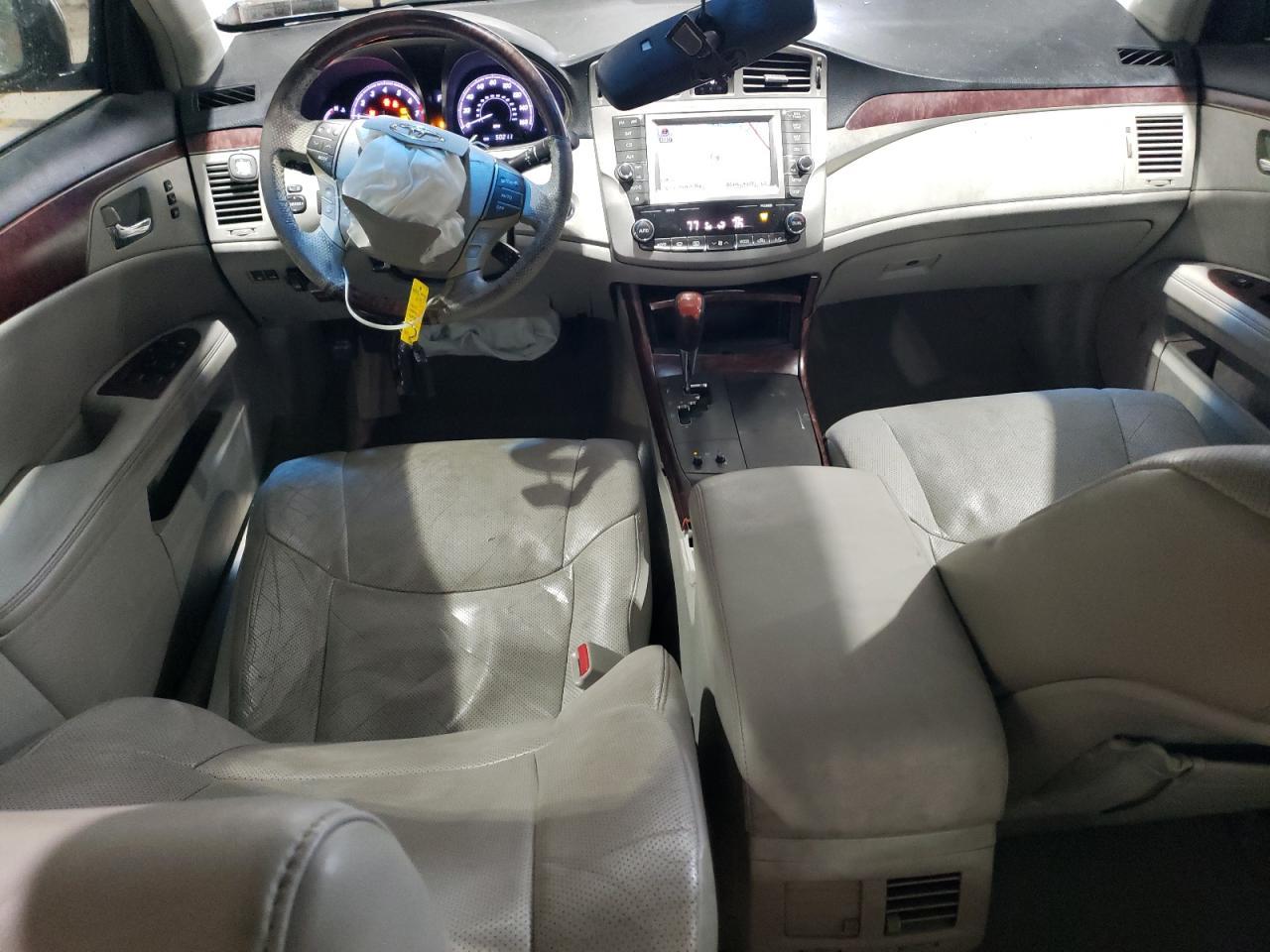 2011 TOYOTA Avalon