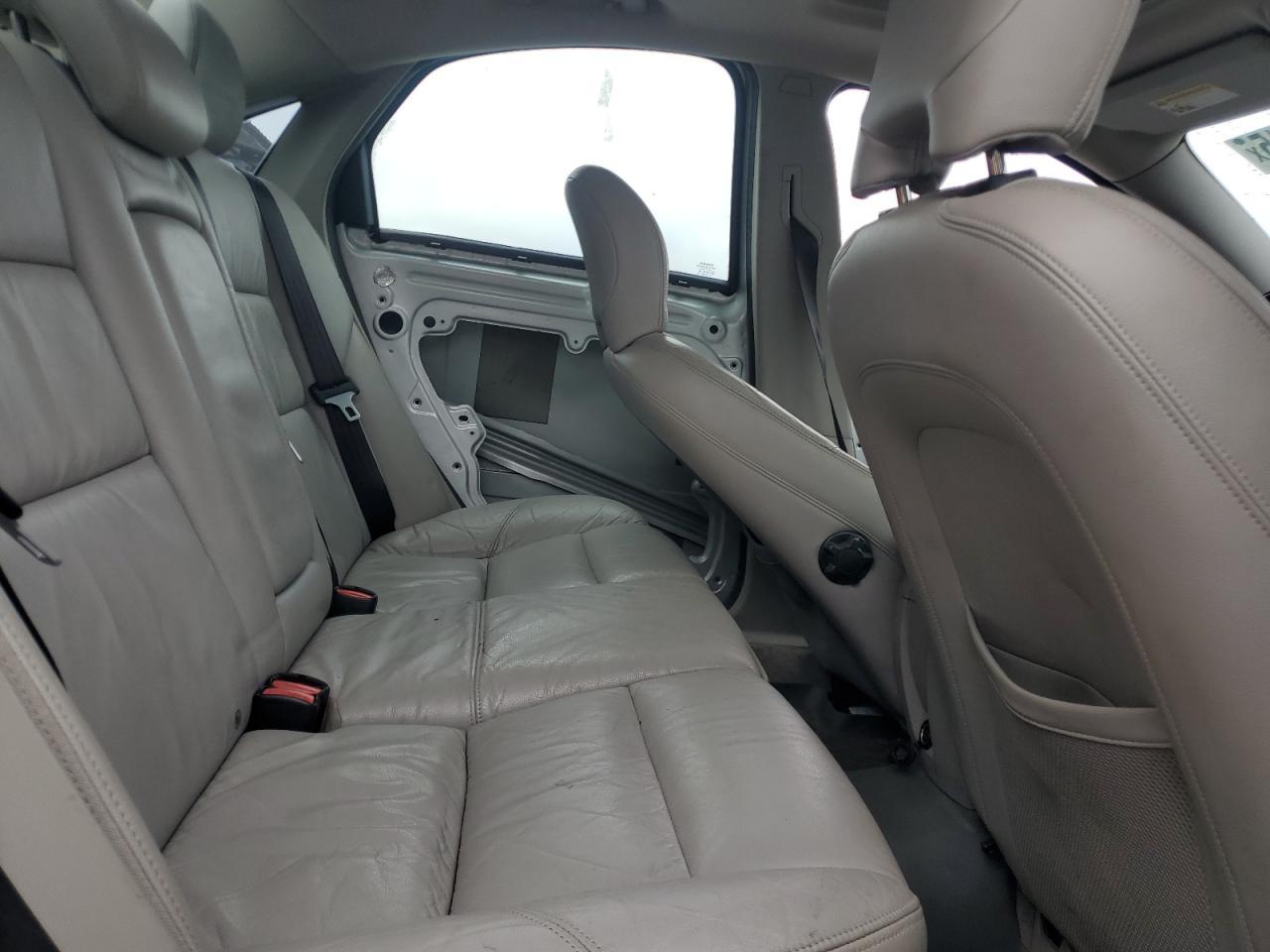 2010 VOLVO S40
