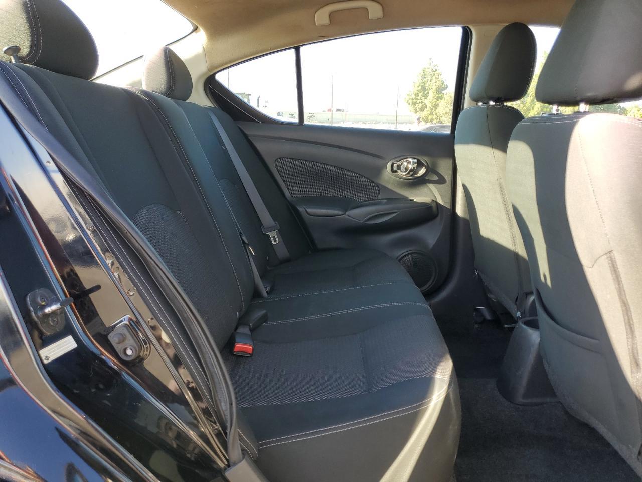 2017 NISSAN VERSA