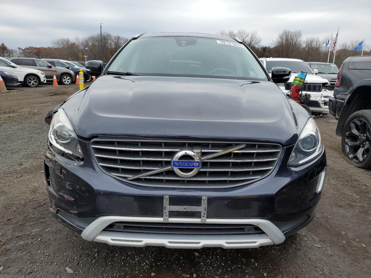 2017 VOLVO XC60