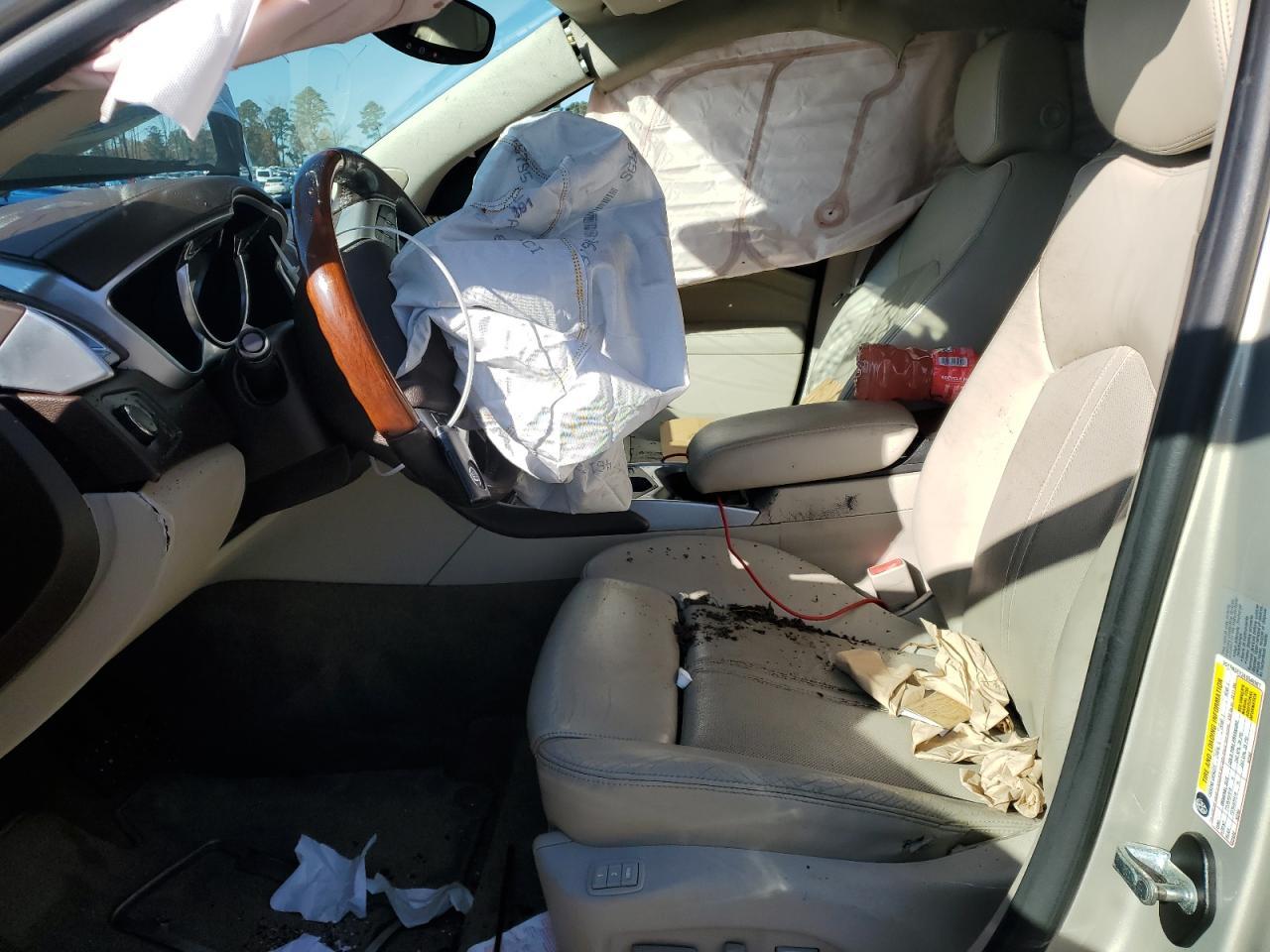 2010 CADILLAC SRX