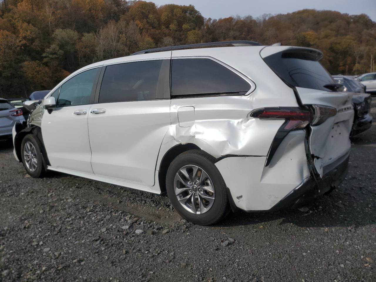 2025 TOYOTA SIENNA