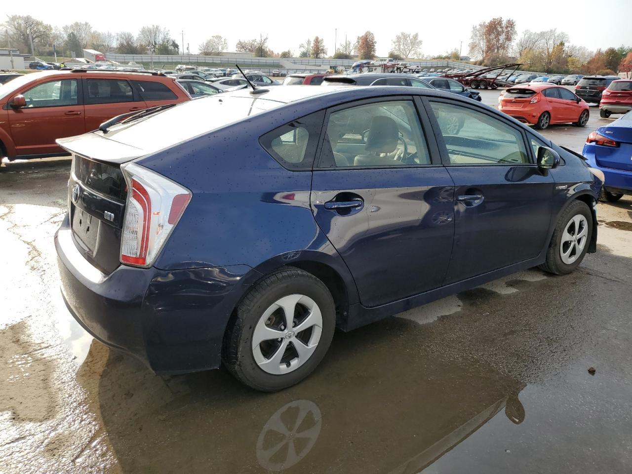 2013 TOYOTA PRIUS