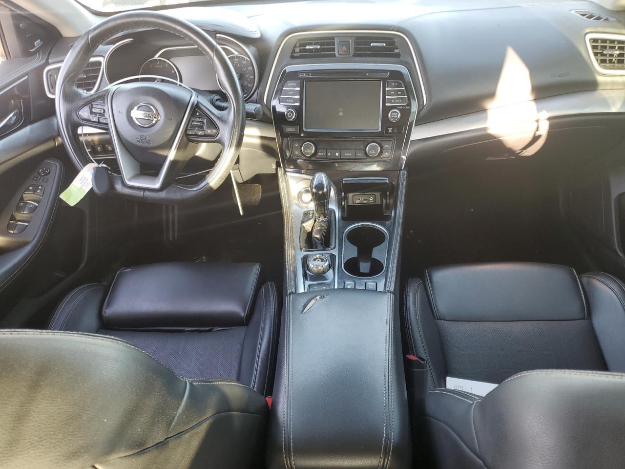 2017 NISSAN Maxima