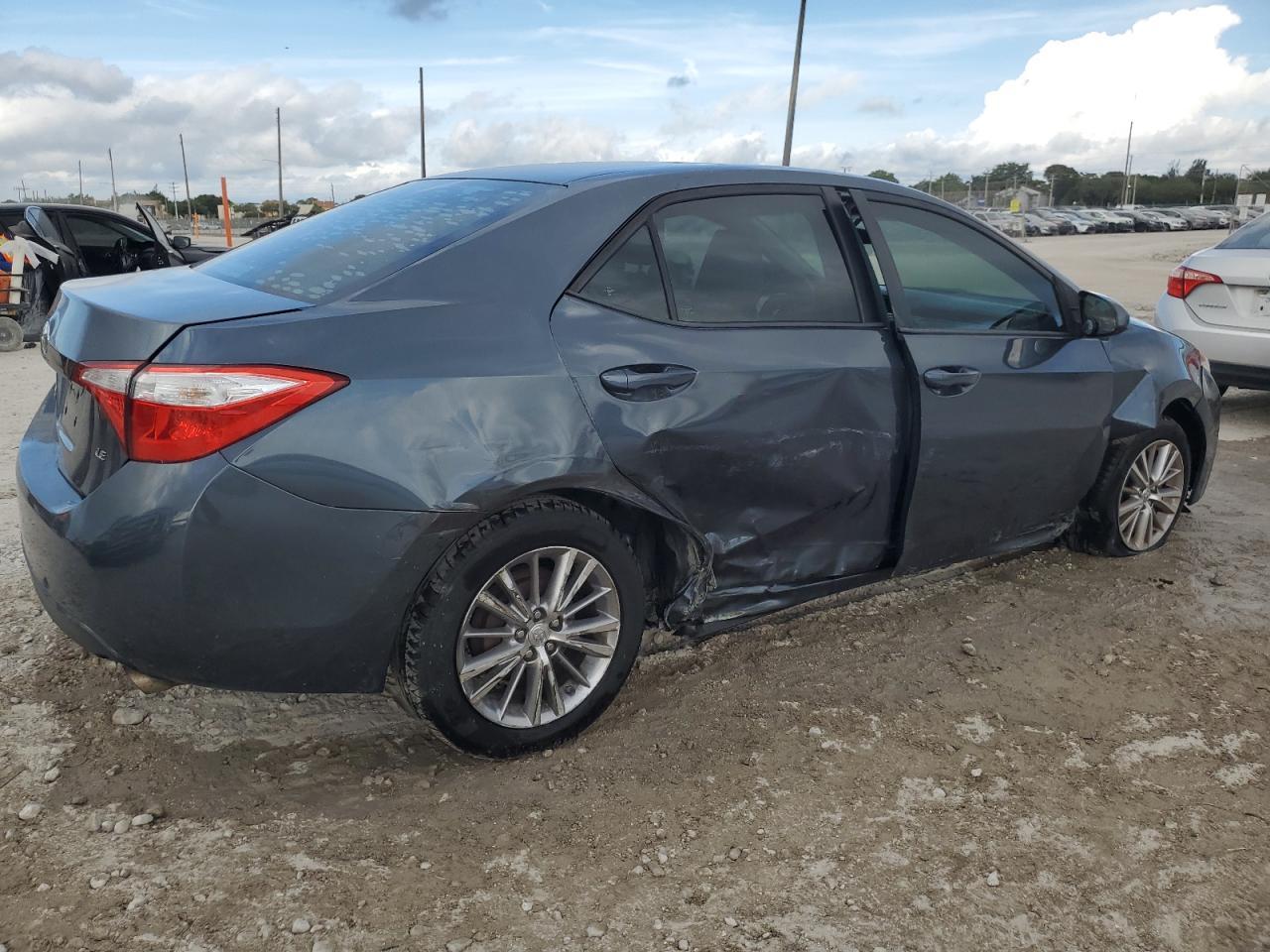 2015 TOYOTA COROLLA