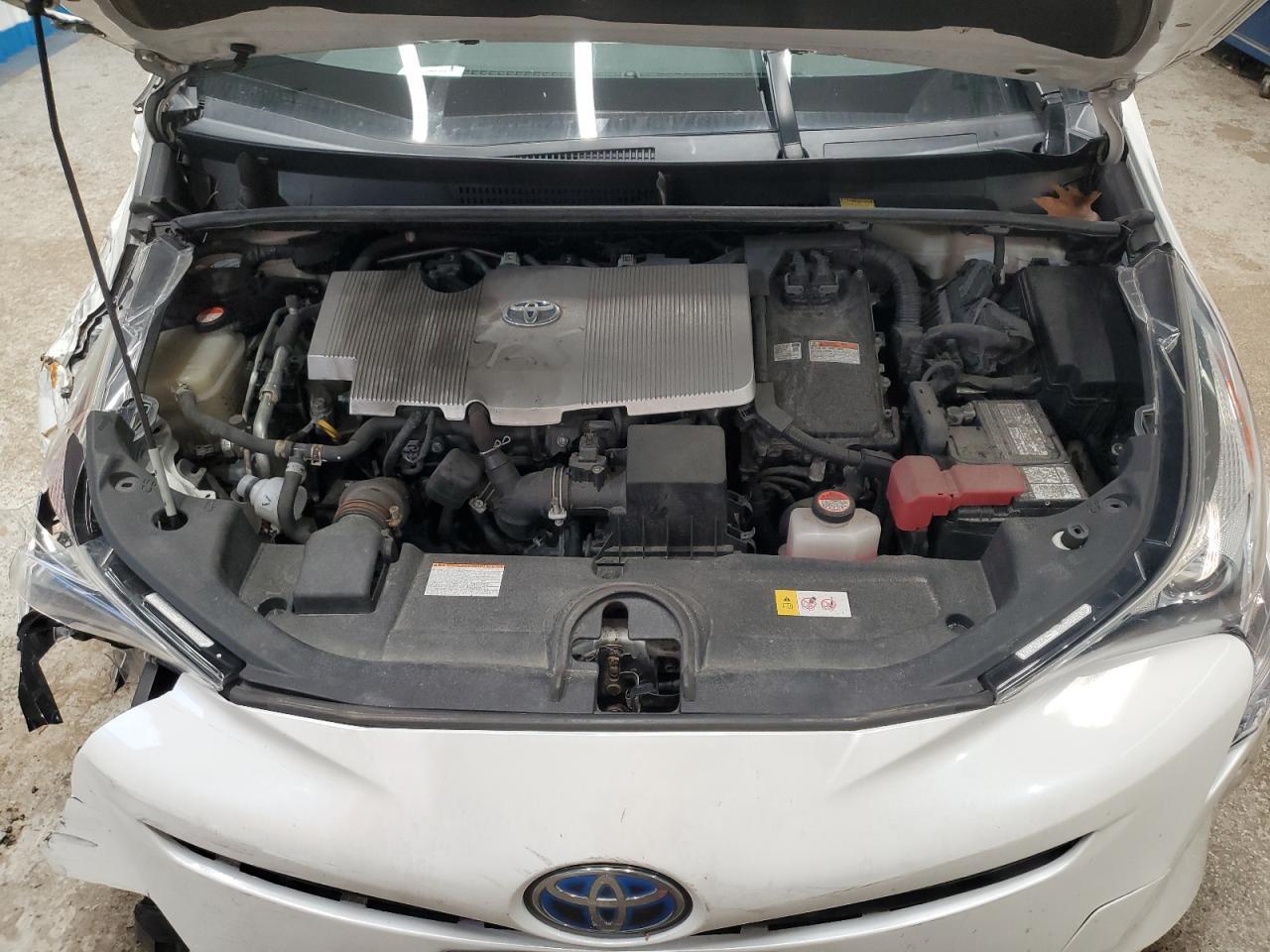 2016 TOYOTA PRIUS