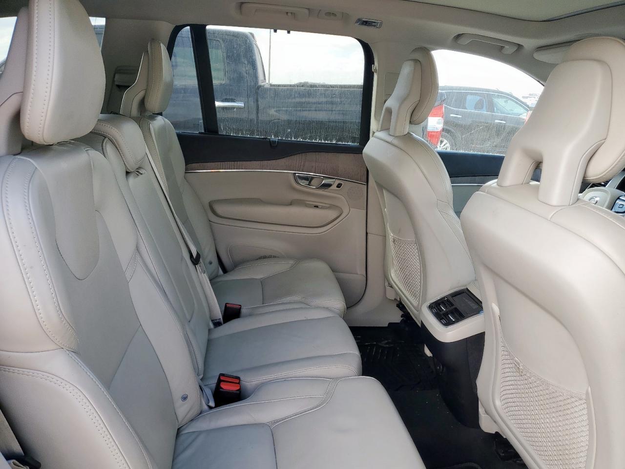 2021 VOLVO XC90