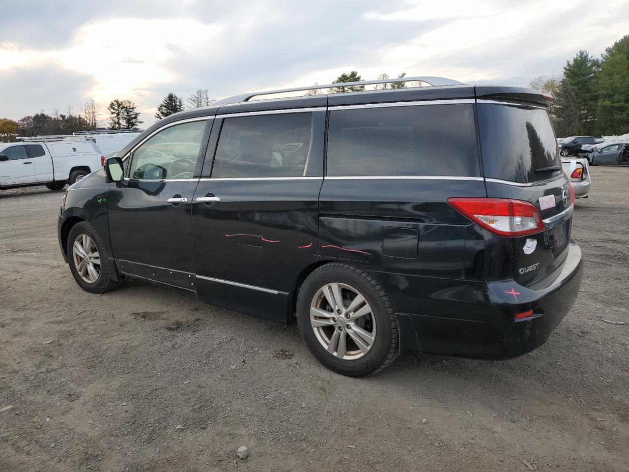 2013 NISSAN Quest
