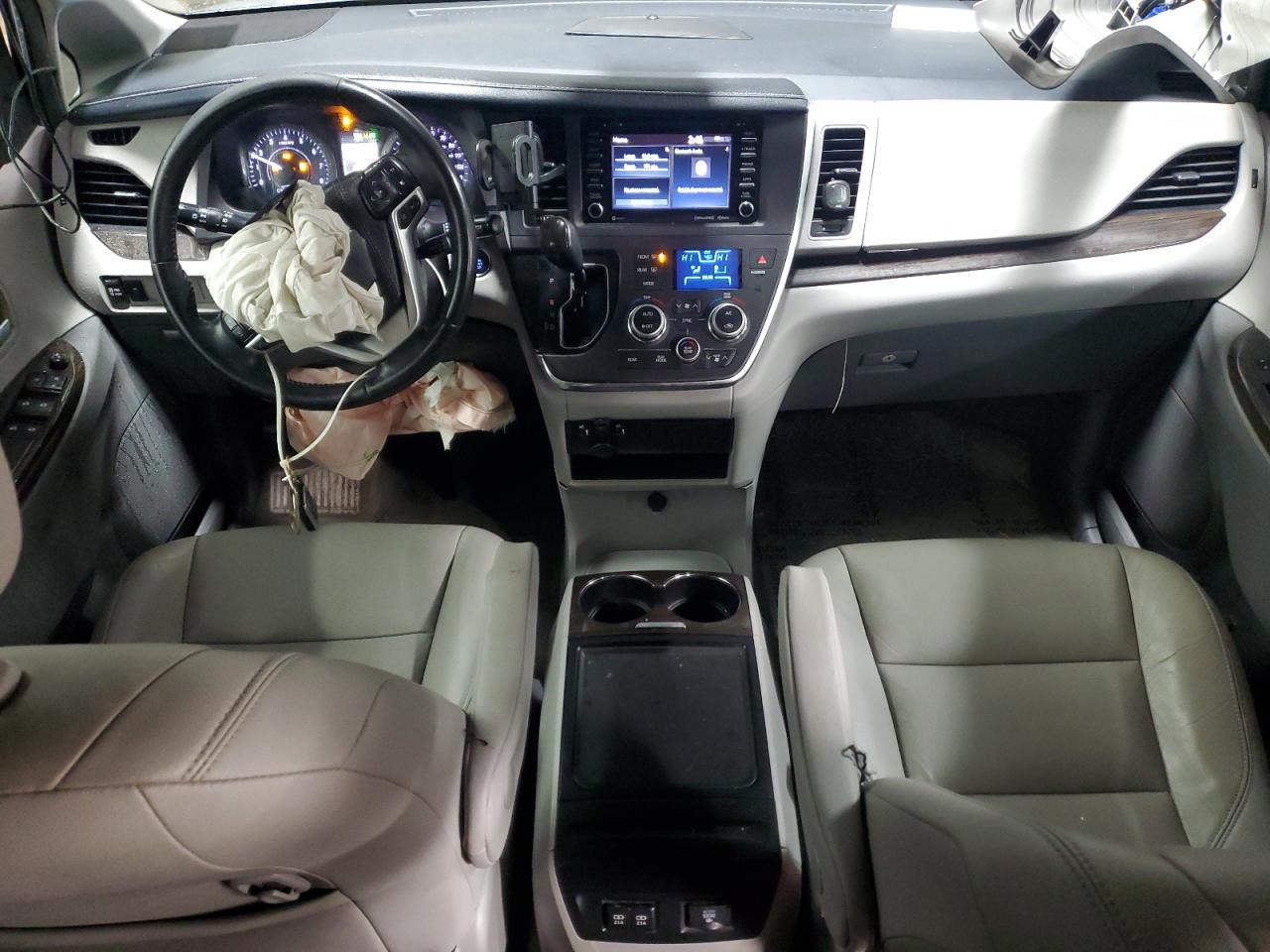 2019 TOYOTA SIENNA
